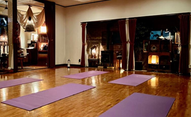 ヨガ教室 ワタナベスタジオ