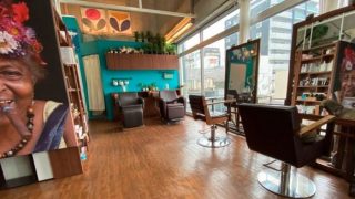 Door Bell hair Living