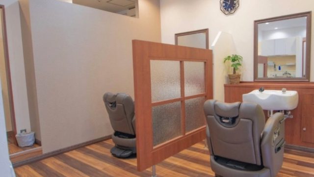 サロン・ド・ラッポルティ（SALON de RAPPORTI）