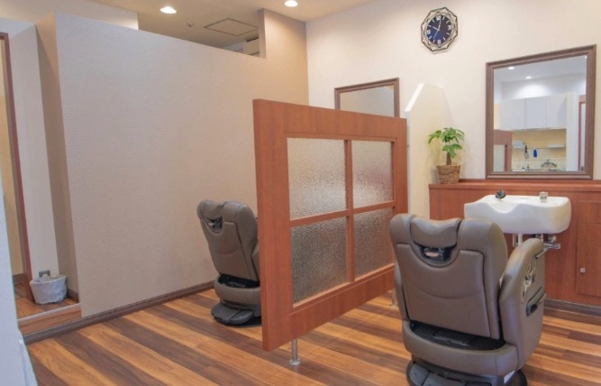 サロン・ド・ラッポルティ（SALON de RAPPORTI）